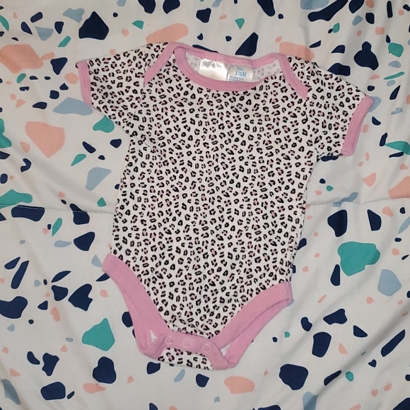 3-6m onesie - Picture 1 of 2